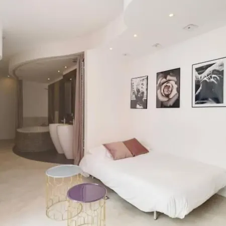Inn Magnifique Parisien - Marais